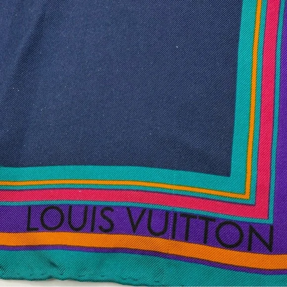 LV Colorful Giraffe Print Scarf - Picture 3 of 3